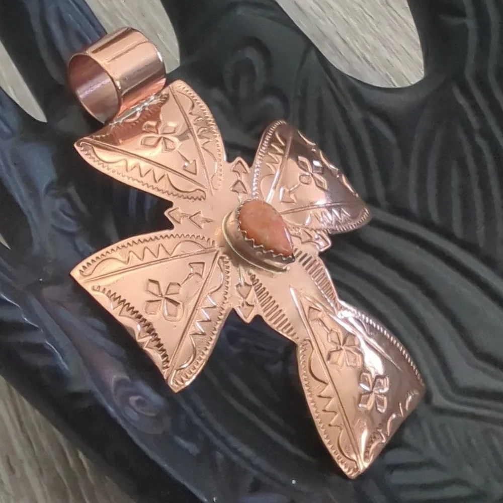 Running Bear Navajo Copper And Spiney Oyster Embossed Stamped Cross Pendant - Picture 3 of 9